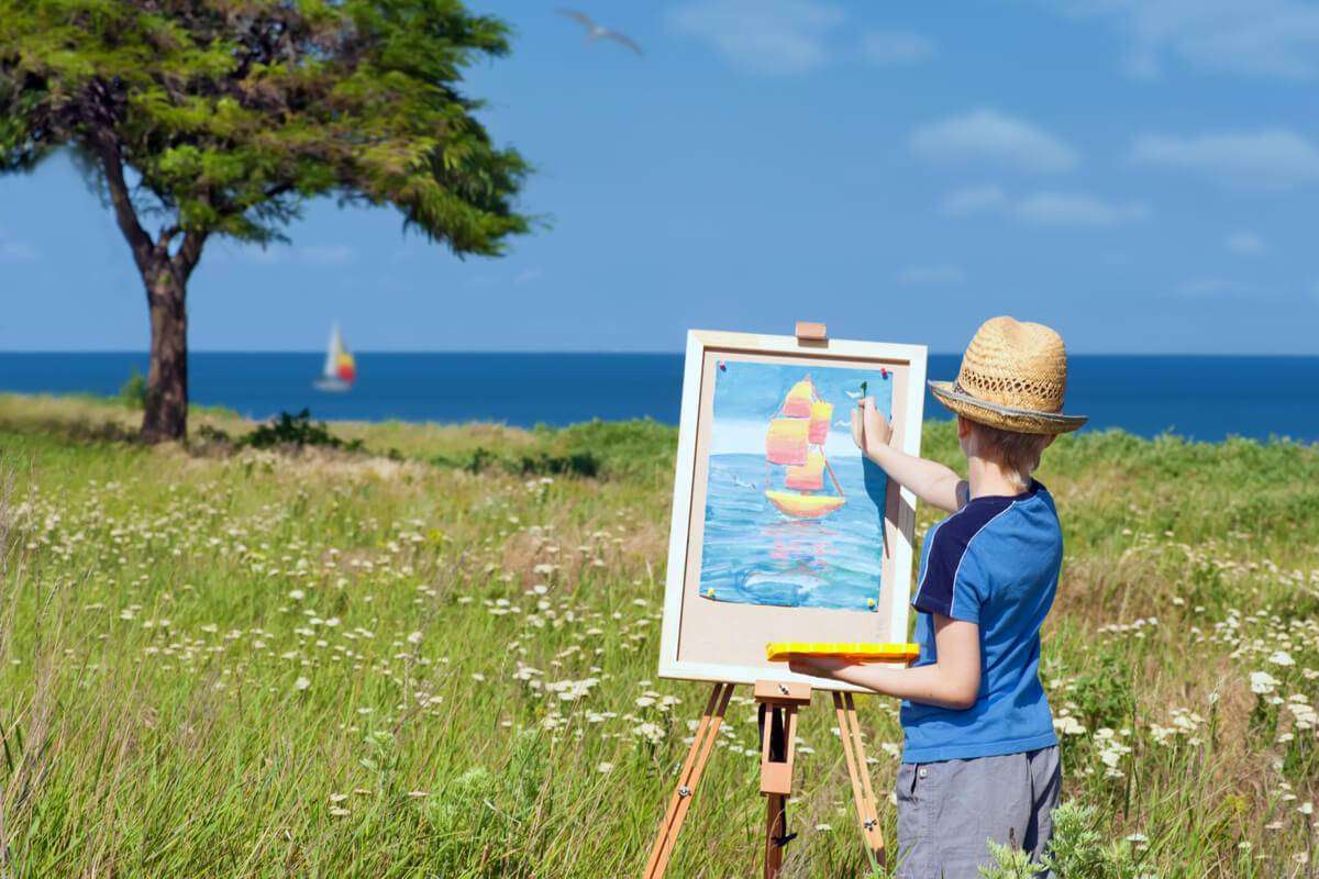 activitate copil relaxat picteaza tablou in natura mare, vapor